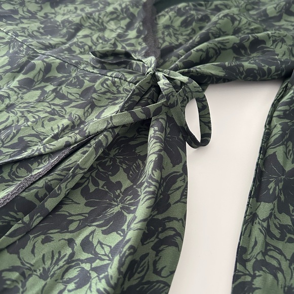 THIRD FORM Wrap Dress 
Size: US 6 - Picture 2 of 5